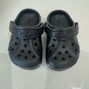 CROCS Kids Classic Clogs in Black